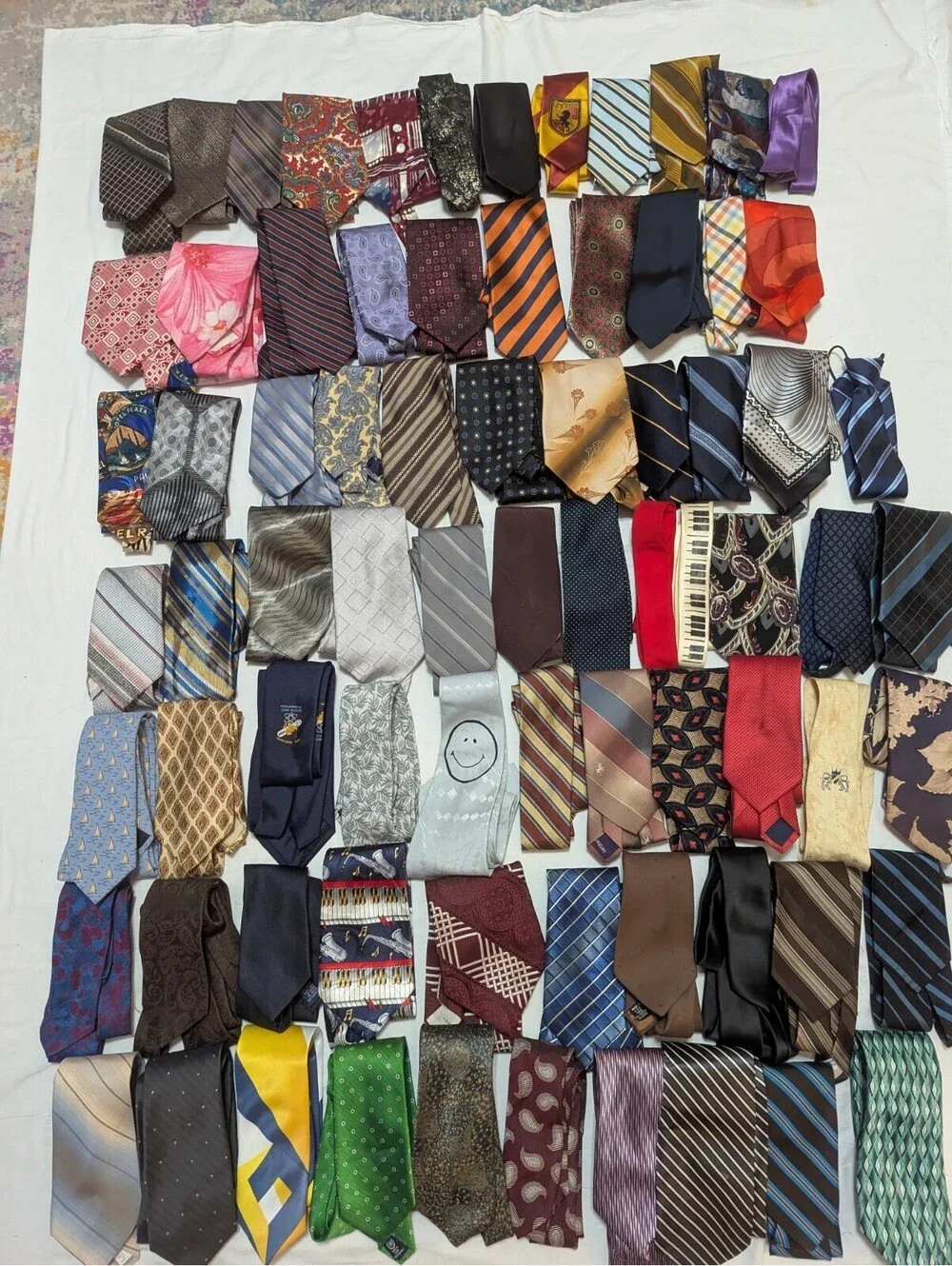 Large Lot of 150 Mens Neckties Ties for Wear Or Crafts Various Brands Colors